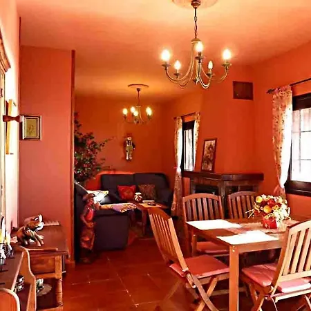 Finca-panoramica-vallemar-3-schlafzimmer-2-baeder-pool-parkplatz-grill-tolle-sicht-aufs-meer